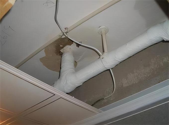 卫生间顶部漏水维修:介绍隐患,守护家居安全
