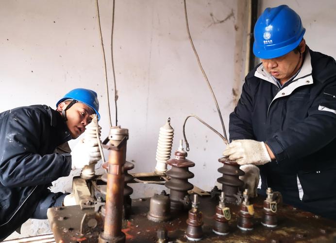 变压器漏油维修:技术保障下的电力安全守护