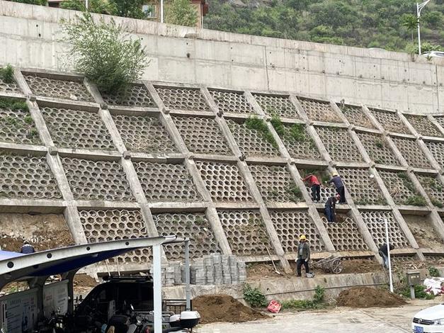 喷浆护坡维修_确保工程安全，助力生态文明建设