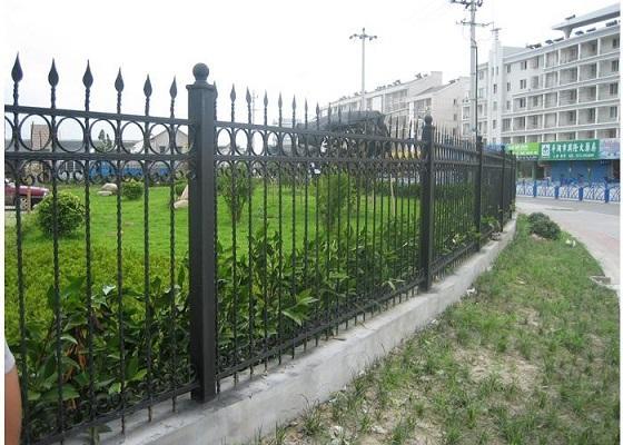围墙铁栅栏维修预算报告解读:保障安全,优化环境