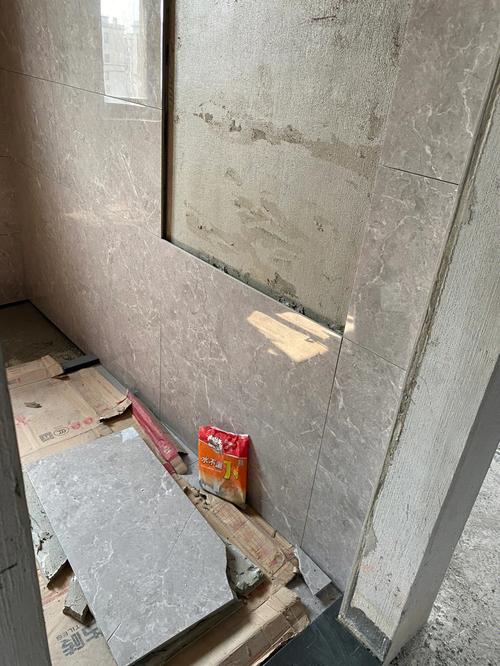 墙砖脱落安全隐患亟待解决_以XX小区为例