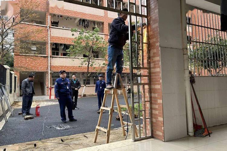 守护校园安全，铁栅栏维修助力和谐校园建设