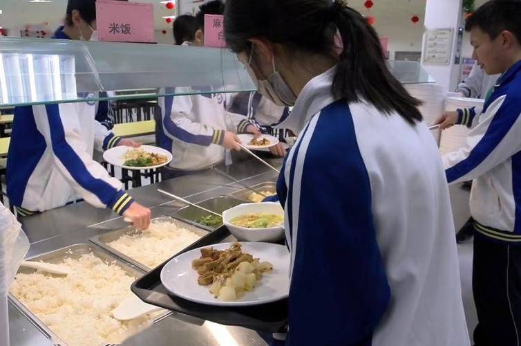 守护舌尖安全,共筑美好校园_维修学校食堂纪实