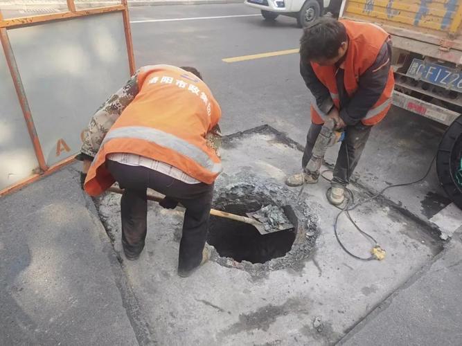 小区井盖受损维修:守护城市安全的“隐形守护者”