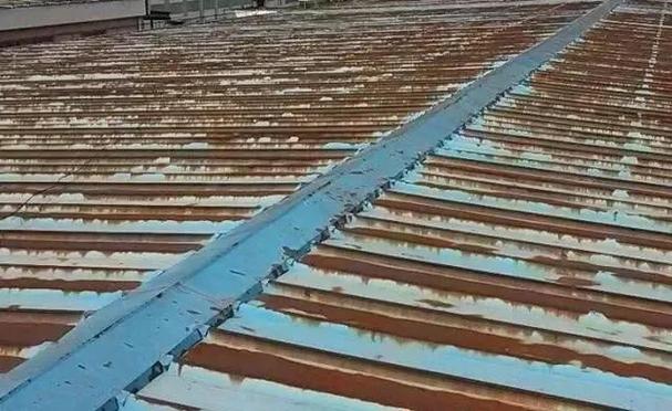 屋顶彩板维修报告解读:保障建筑安全,提升居住品质