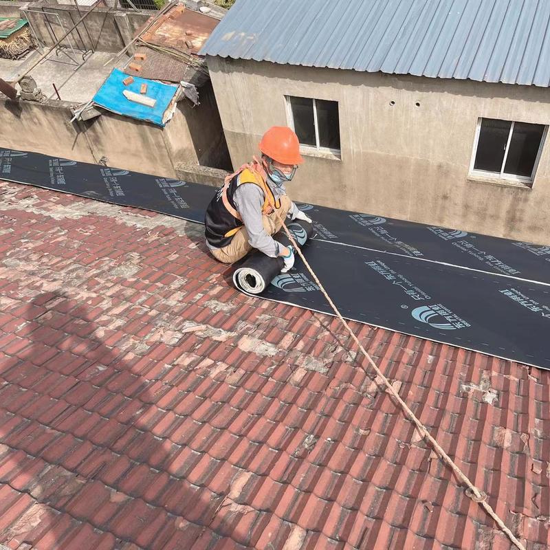 屋顶焕新,家园更美好_某家属院屋顶维修工程纪实