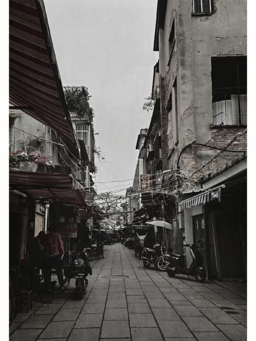 岁月痕迹下的守护_住房年久失修维修报告解读