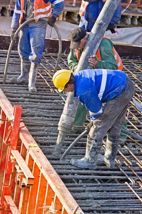 打造坚实足下,守护维修工安全_购买维修工工作鞋报告解读