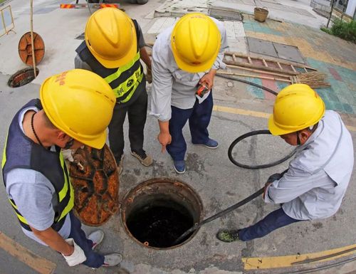 排污管道漏水维修:守护城市清洁的“绿色卫士”