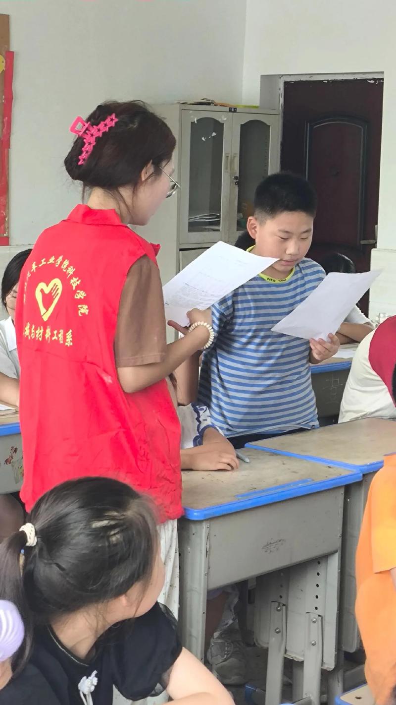 摩托车维修支教:点亮希望,播种技能