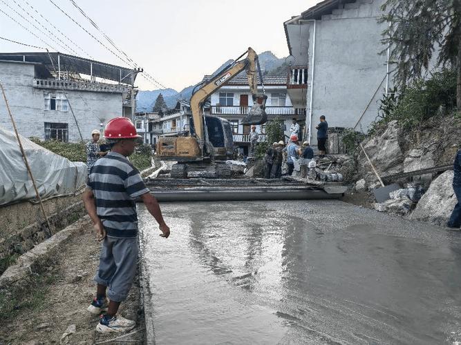 村道路维修资金申请报告:助力乡村振兴,保障村民出行