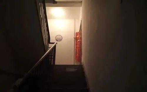 楼道灯维修风险分析：安全与效率的双重考量