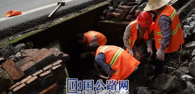 水害路段维修:巩固基础,保障安全