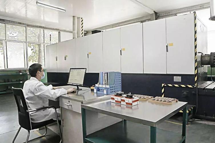 汽车维修部长述职报告:守护行车安全,打造高效团队