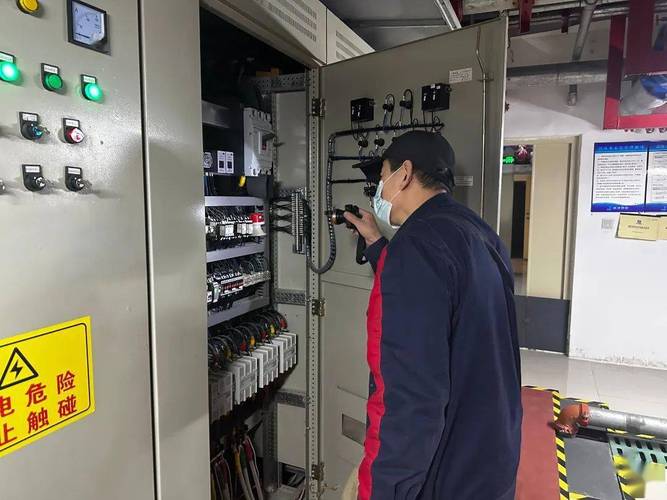 物业工程维修员的工匠精神:守护家园的“隐形守护者”