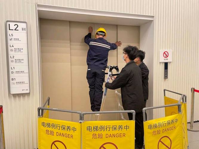 电梯维修工的坚守：为城市安全保驾护航