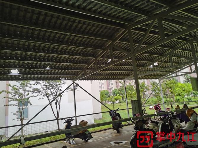 社区车棚漏雨维修,共筑安全出行环境