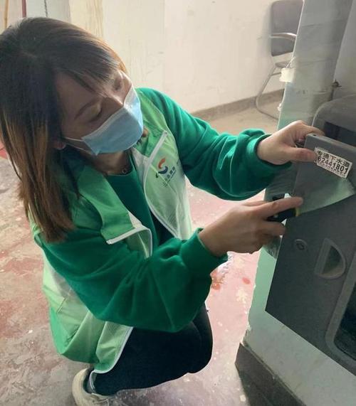 空气能设备维修报告介绍：守护校园绿色能源的守护者