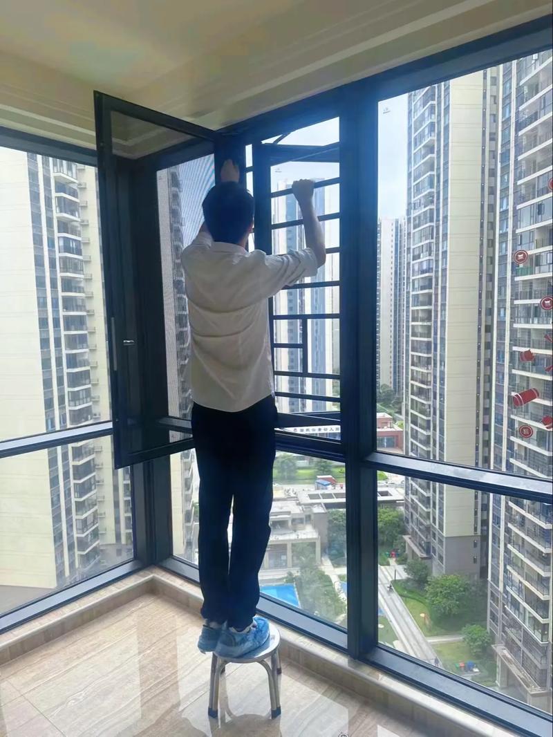 窗台维修,守护家园的守护者