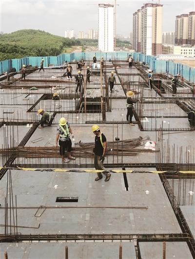 筑牢安全防线,守护美好家园_房屋排危加固维修工作纪实