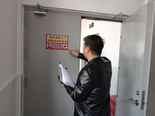 筑牢安全防线，守护美好生活_小区防火门维修报告解读