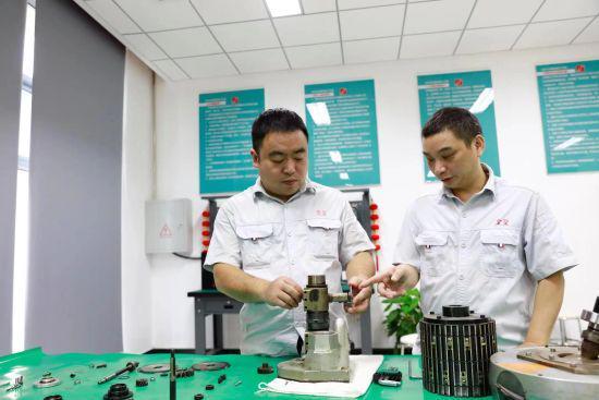 维修师带徒，传承匠心精神