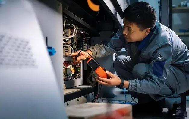 维修电工：新时代的“光明使者”