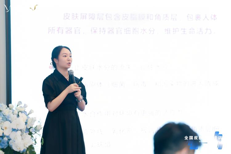 网球场维修报告解读:品质保障下的运动场域焕新