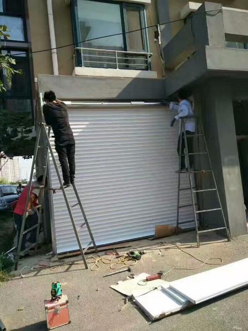 车库卷闸门维修：保障安全，提升效率