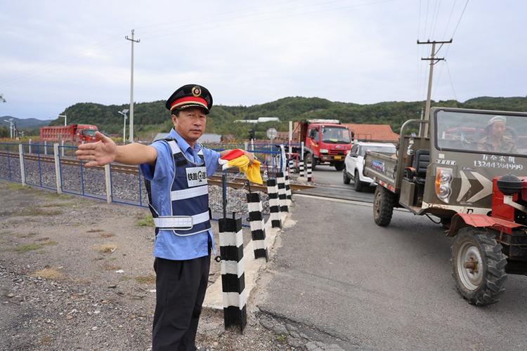 铁路线路维修报告介绍:守护安全与高效的钢铁巨龙