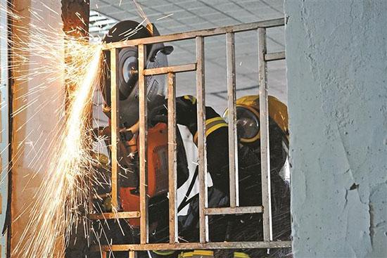 铁门维修整改：筑牢安全防线，提升建筑品质