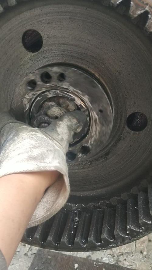 铲车轮边维修:技术升级,安全护航