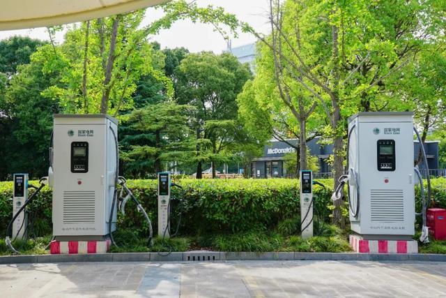 锂电充电桩维修申请报告介绍：保障能源绿色出行的重要一环