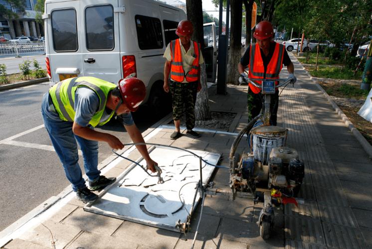 防撞桩维修:保障道路安全,提升城市品质