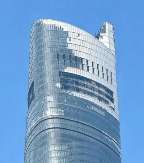 高楼之巅,守护安宁_关于顶楼维修的必要性及建议