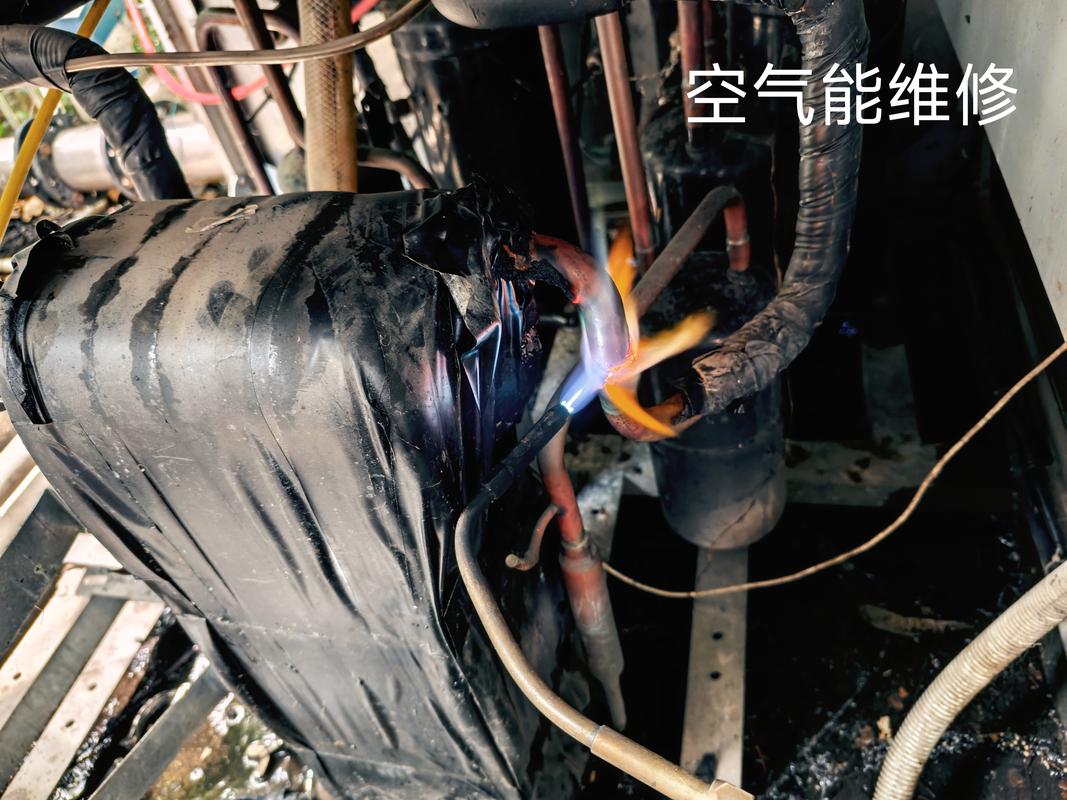 介绍空气能漏氟现象,原因、危害与防治措施_空气能漏氟现象