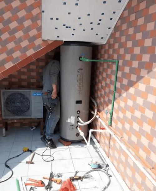 介绍空气能热水器,脏与不脏的真相_空气能水脏吗